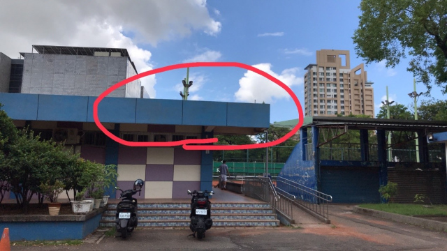 高雄市中山網球場戶外牆面廣告